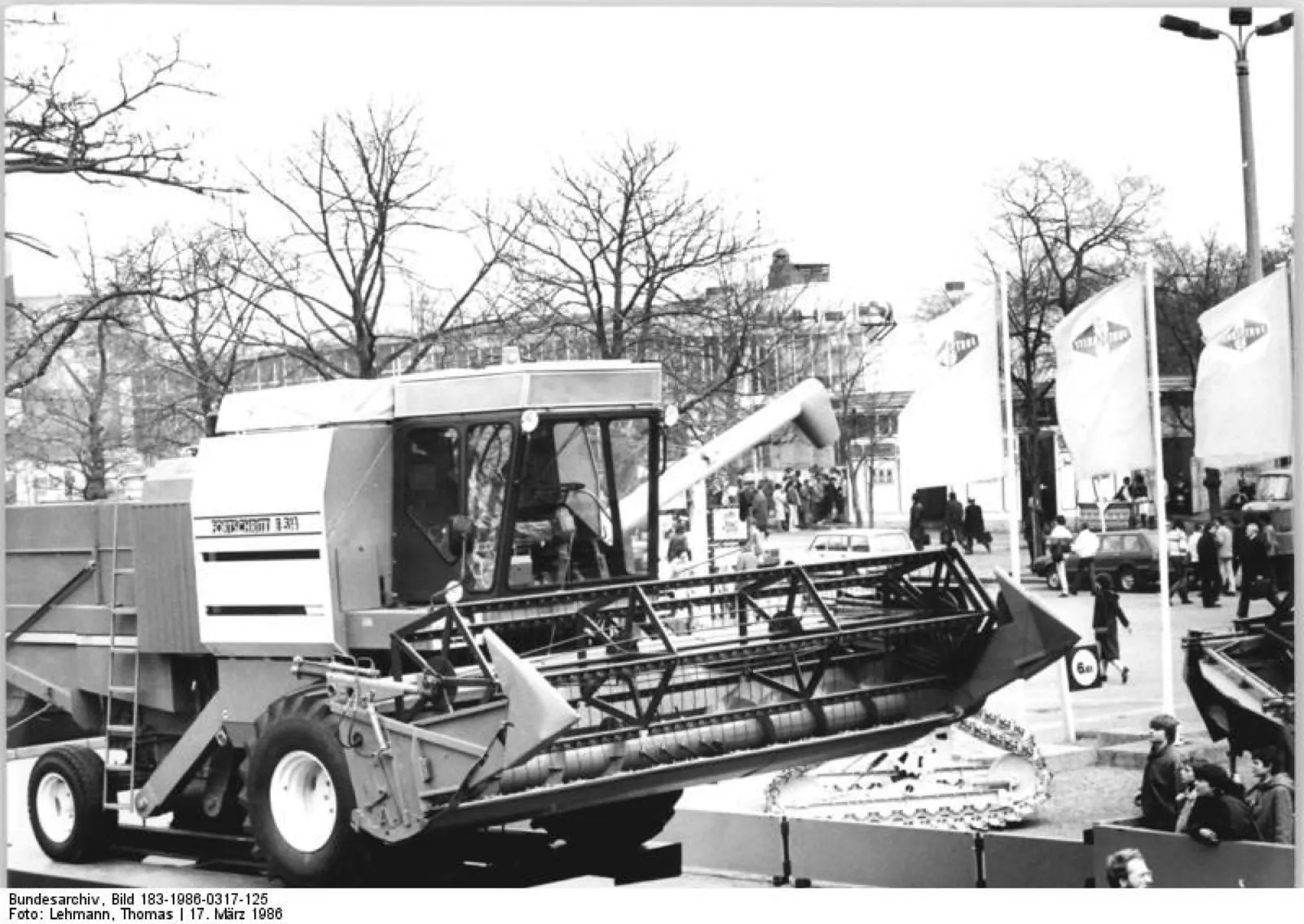 Kombajn Fortschritt E 514 vystavený na lipském veletrhu