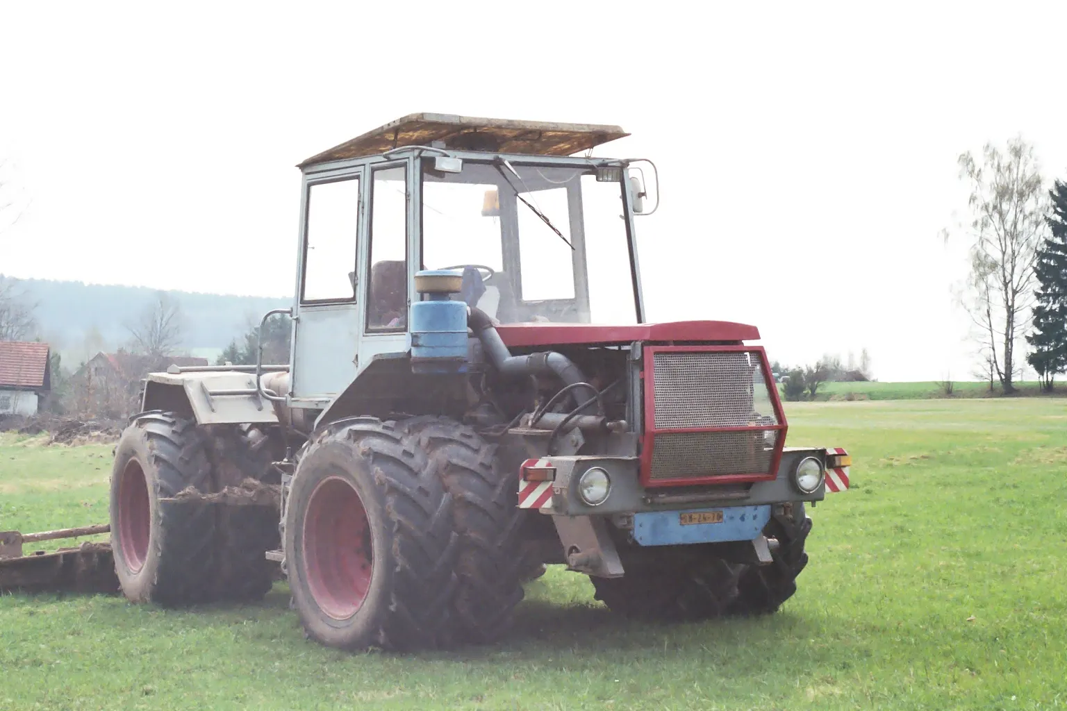 ŠT 180 od konce s motorem, dvojmontáž kol a kabina