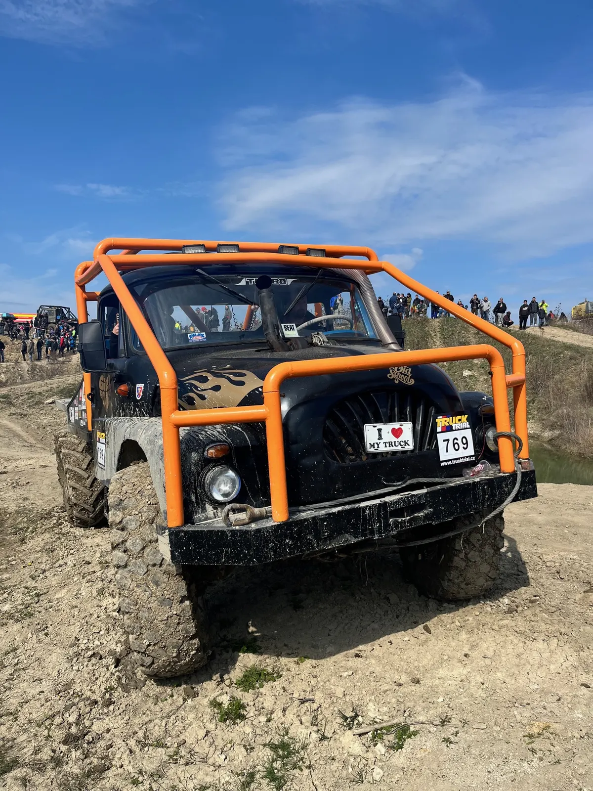 Truck Trial Milovice 2026 - snímek 6 (náklaďáky v terénu tankodromu)