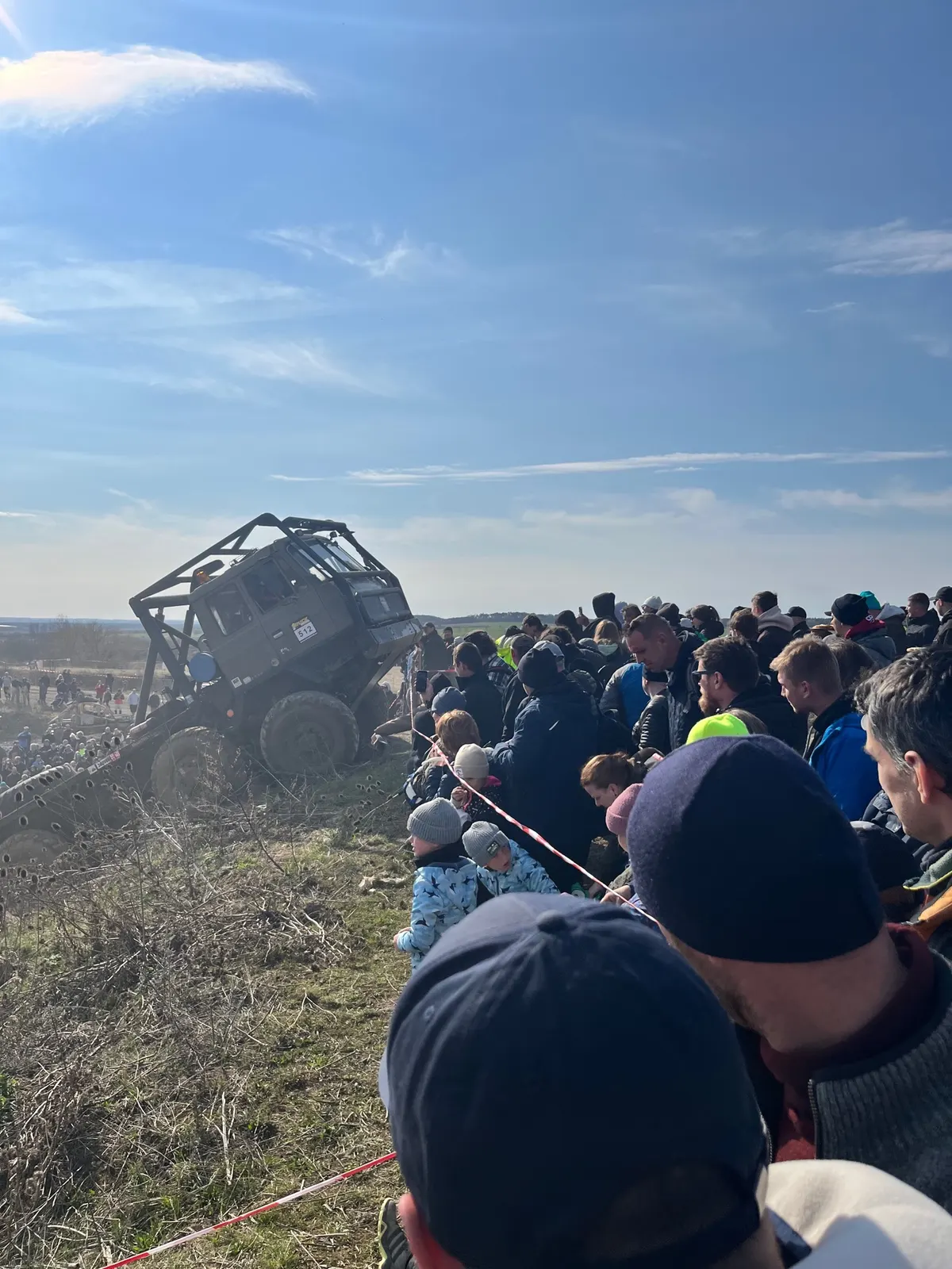 Truck Trial Milovice 2026 - snímek 7 (náklaďáky v terénu tankodromu)